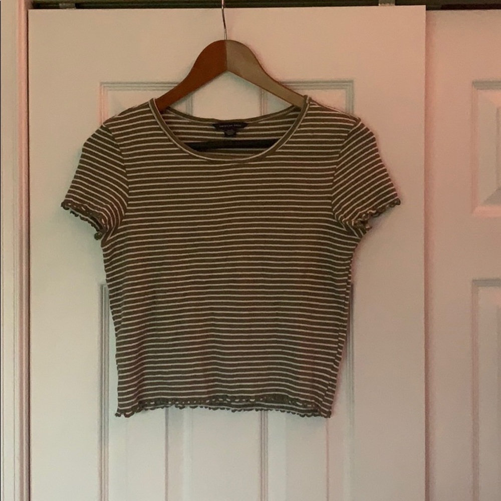 American Eagle Lettuce Trim Short Sleeve Shirt.